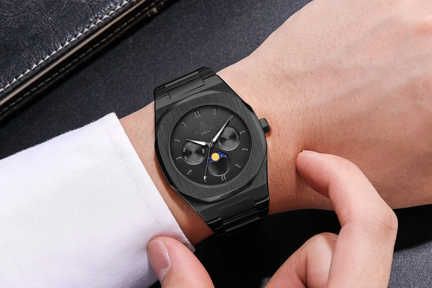 All Black Transporter - Image 3