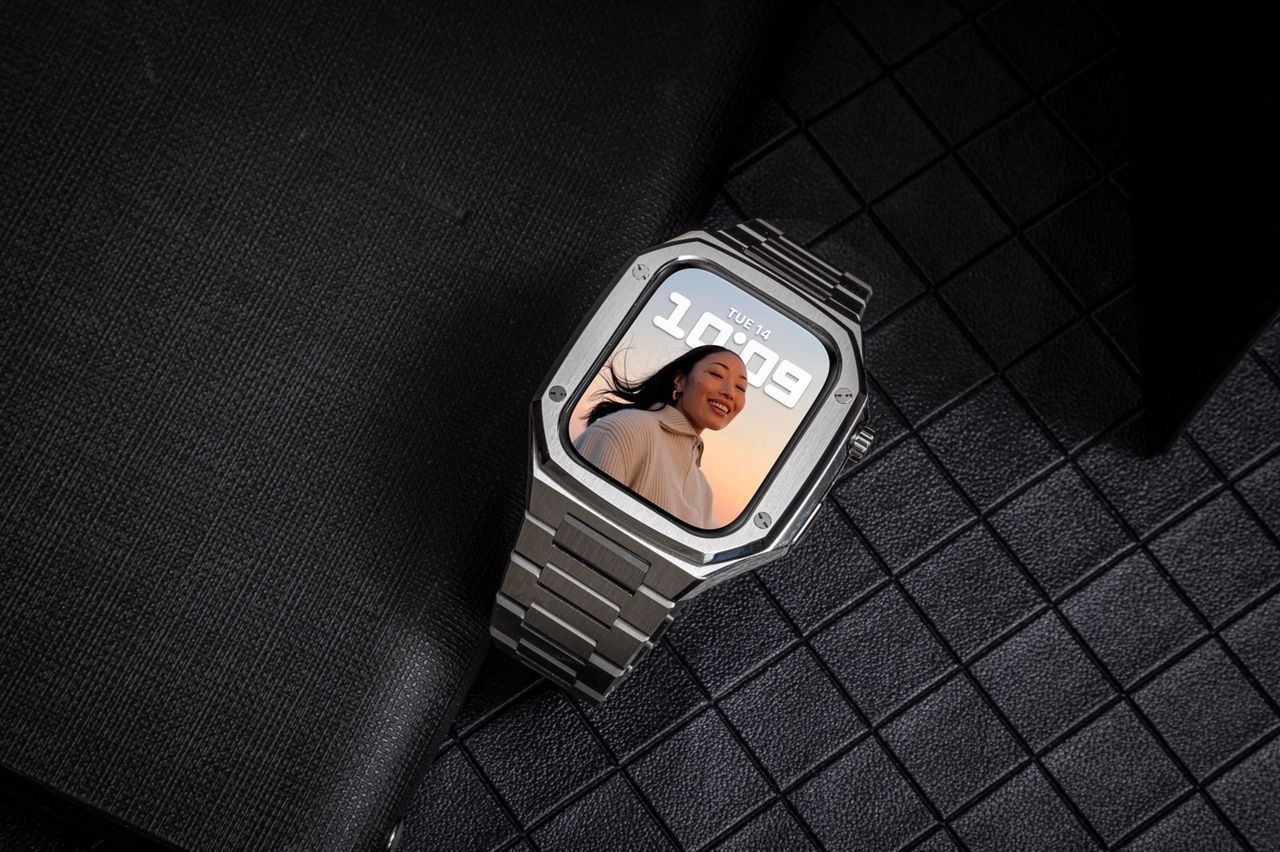 Silver smartwatch case (7 series) - Image 3