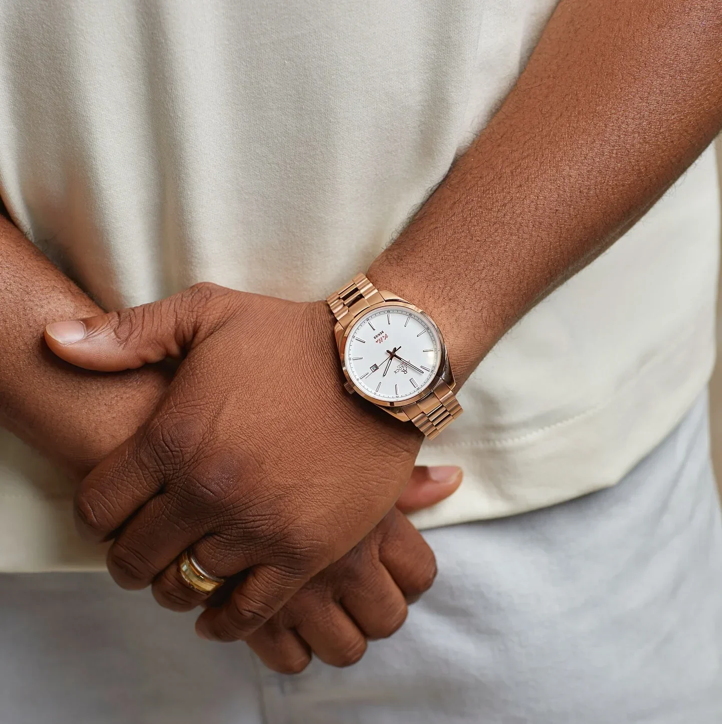 Rosegold/White Villa - Image 4