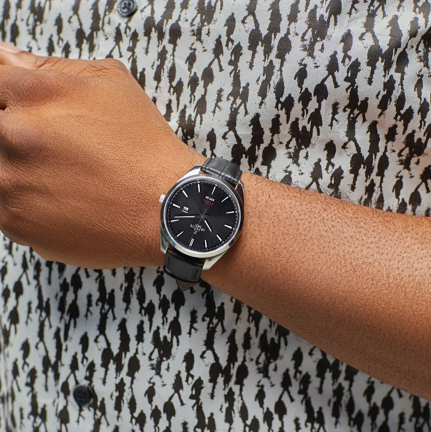 Silver/black villa - Image 5